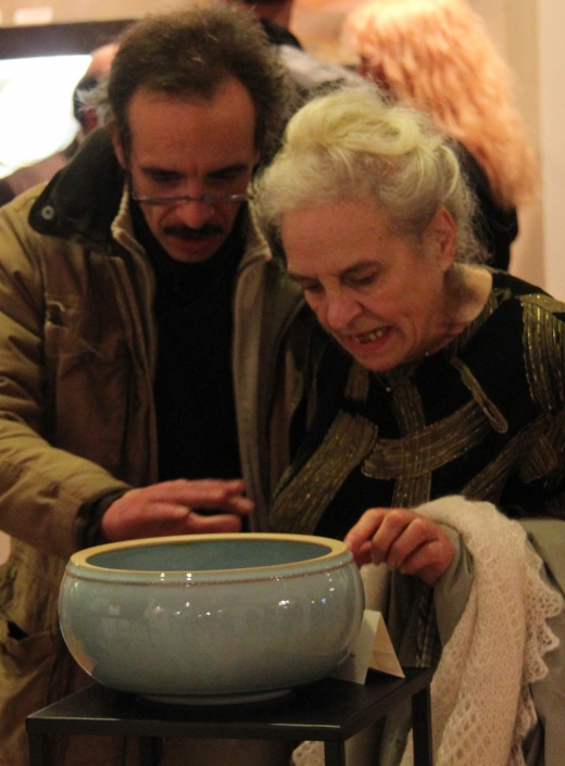 收藏与交流-中国汝瓷在巴黎国际文化遗产展上受热捧