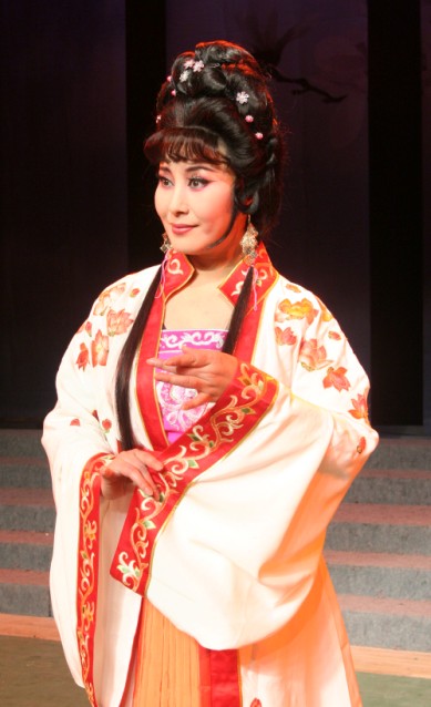 今日中国豫剧舞台上一朵幽香雅美的兰花――记河南省豫剧一团国家一级演员范静
