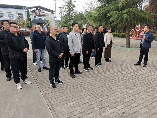 �廳ΰ���س��� ���·ܽ���ʹ��  ������Ӫ����һ�조��ί��������������ݿ�չ��������