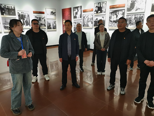 �廳ΰ���س��� ���·ܽ���ʹ��  ������Ӫ����һ�조��ί��������������ݿ�չ��������