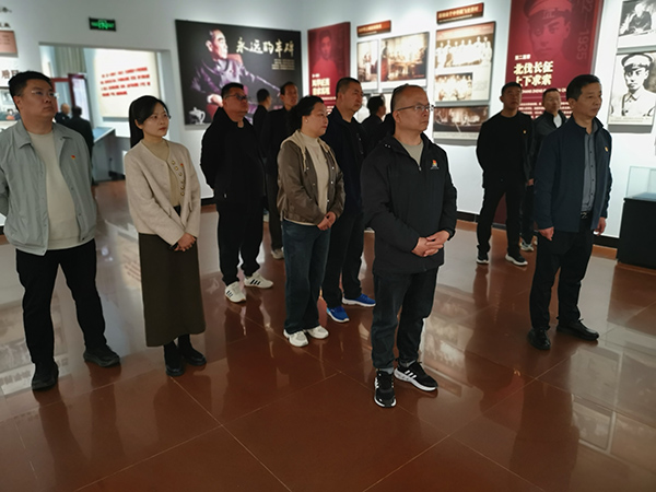 �廳ΰ���س��� ���·ܽ���ʹ��  ������Ӫ����һ�조��ί��������������ݿ�չ��������